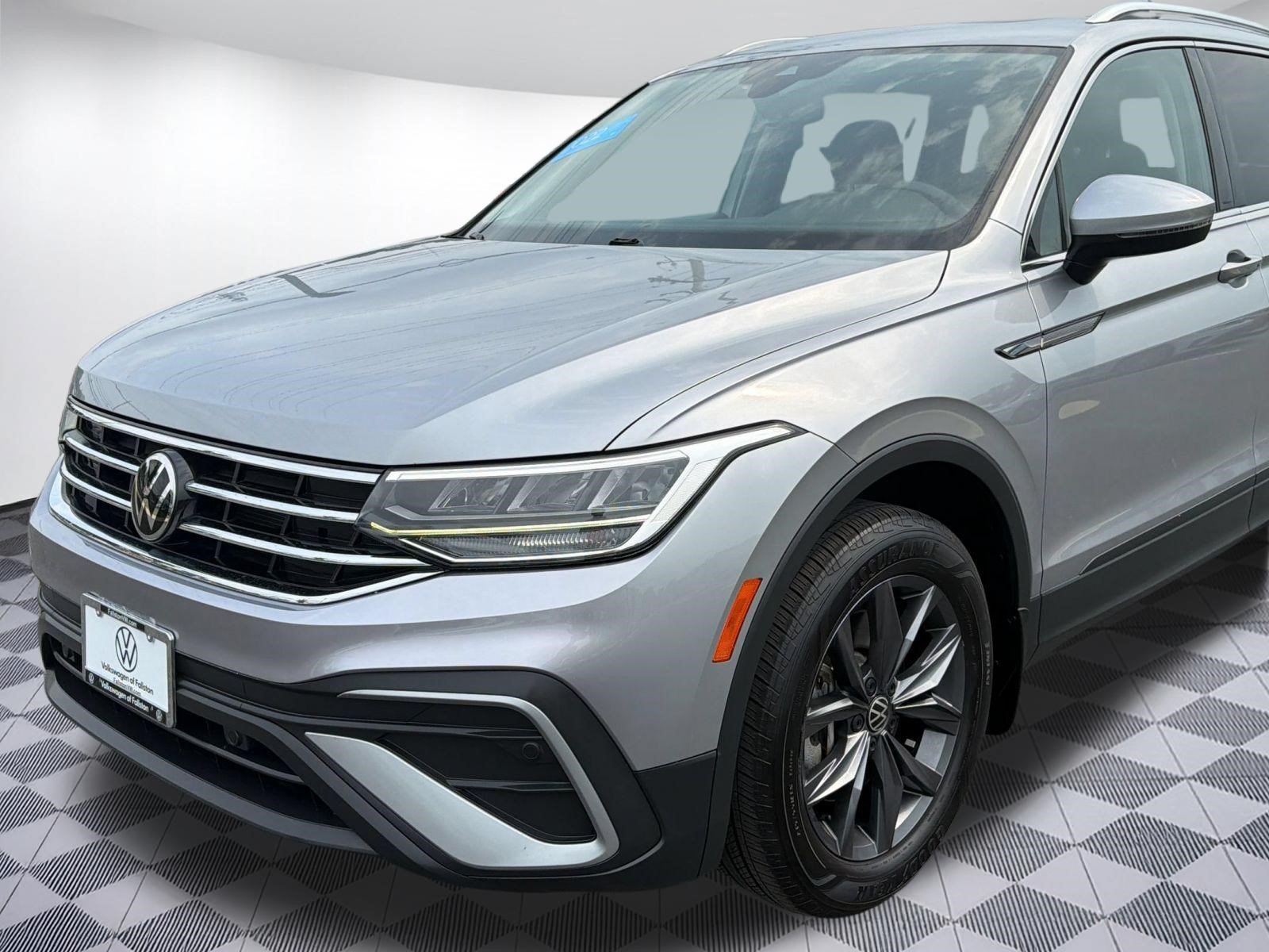 Used 2022 Volkswagen Tiguan SE w/ Panoramic Sunroof Package AWD/4WD image 23