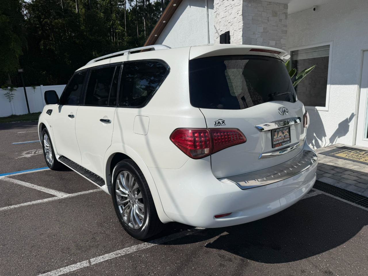 Used 2016 INFINITI QX80 4WD w/ 22" Wheel Package image 12