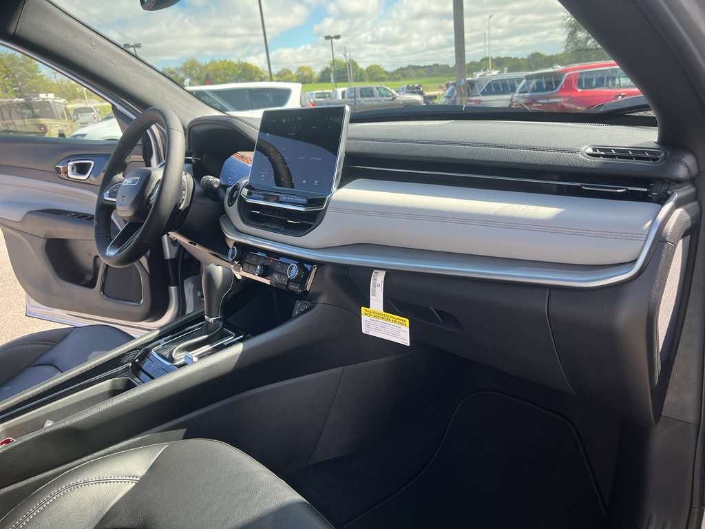 New 2026 Jeep Compass Limited image 12