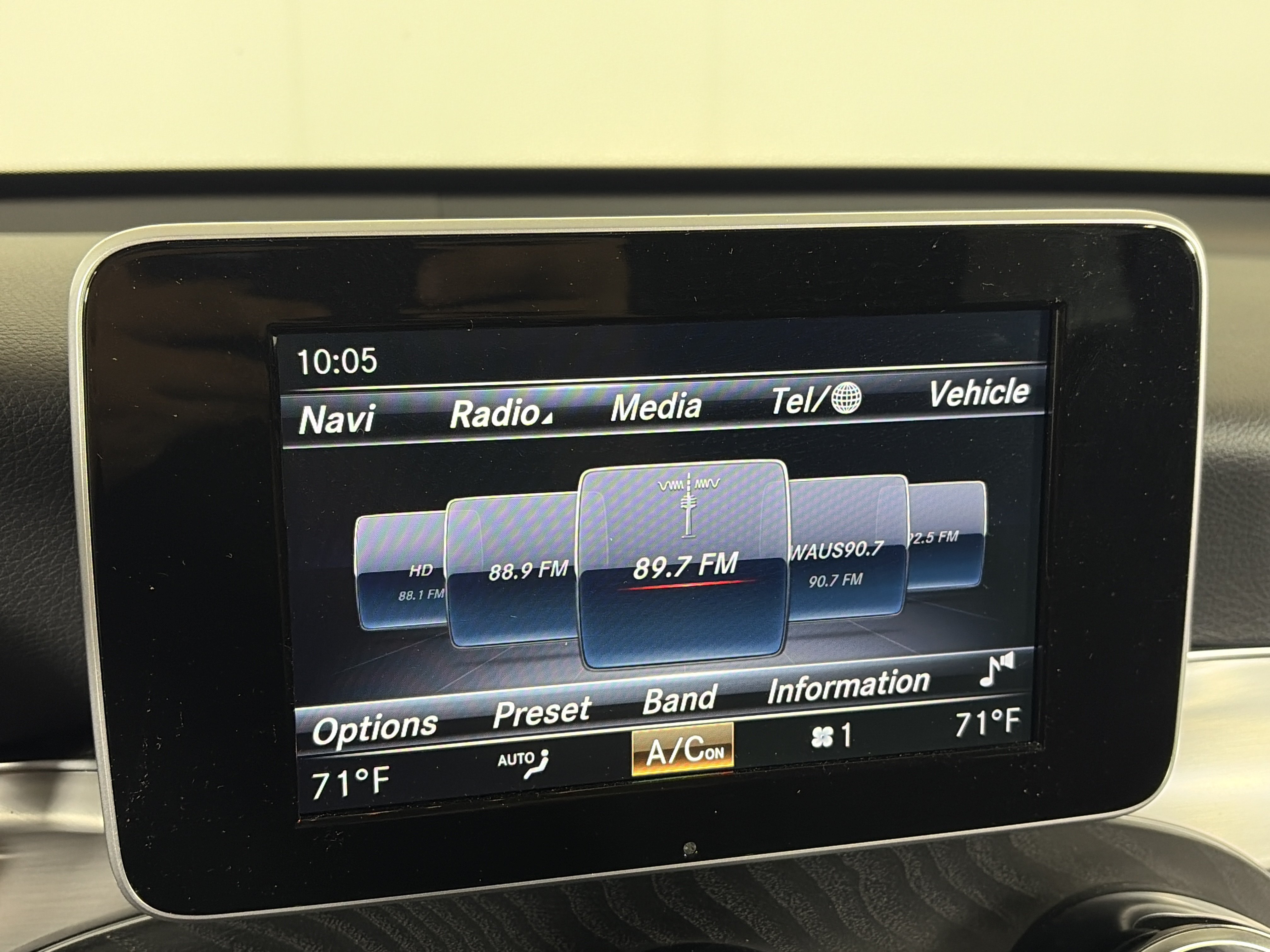 Used 2019 Mercedes-Benz GLC 300 4MATIC image 21