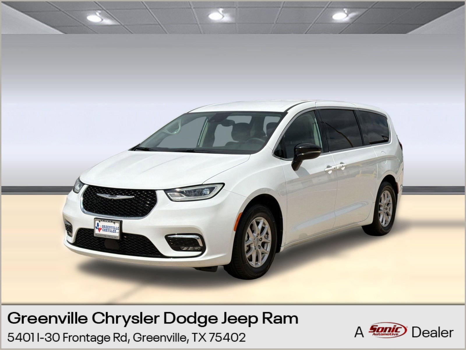 Used 2024 Chrysler Pacifica Touring-L image 1