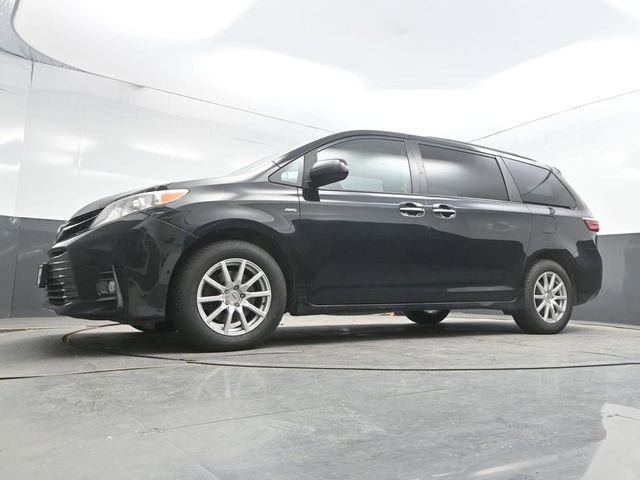 Used 2018 Toyota Sienna XLE AWD/4WD image 26
