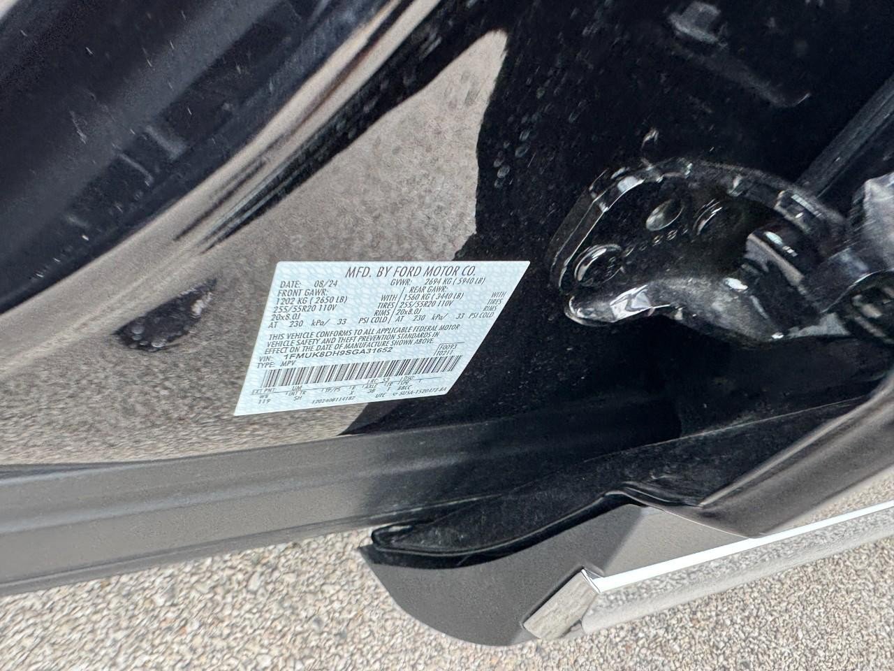 Used 2025 Ford Explorer Active w/ Active Comfort Package image 25