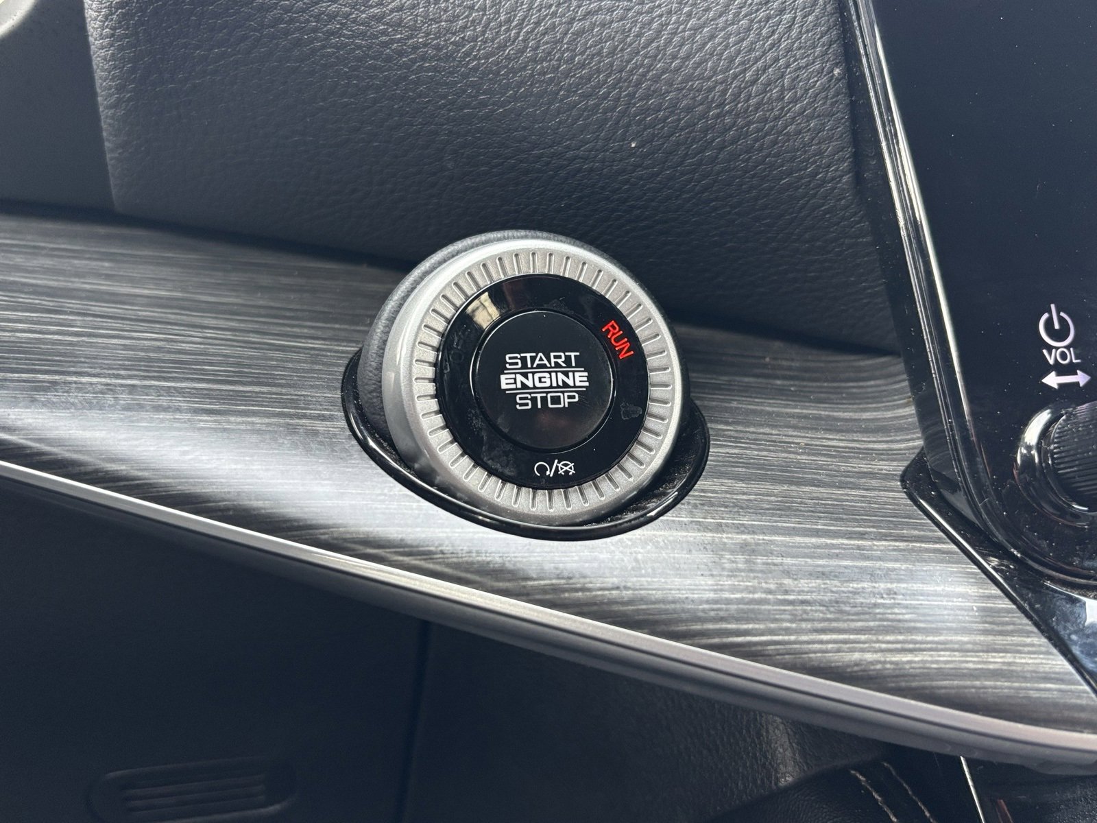 Used 2024 Jeep Wagoneer Series II w/ Flexible Seating Group image 25