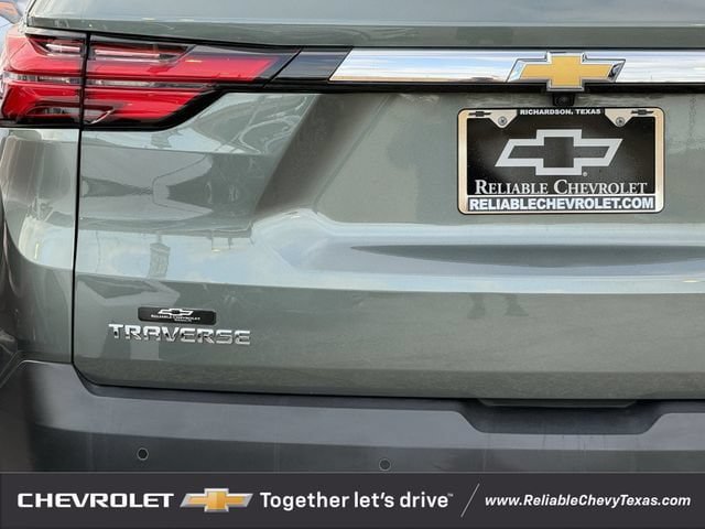 Used 2022 Chevrolet Traverse LT FWD image 9