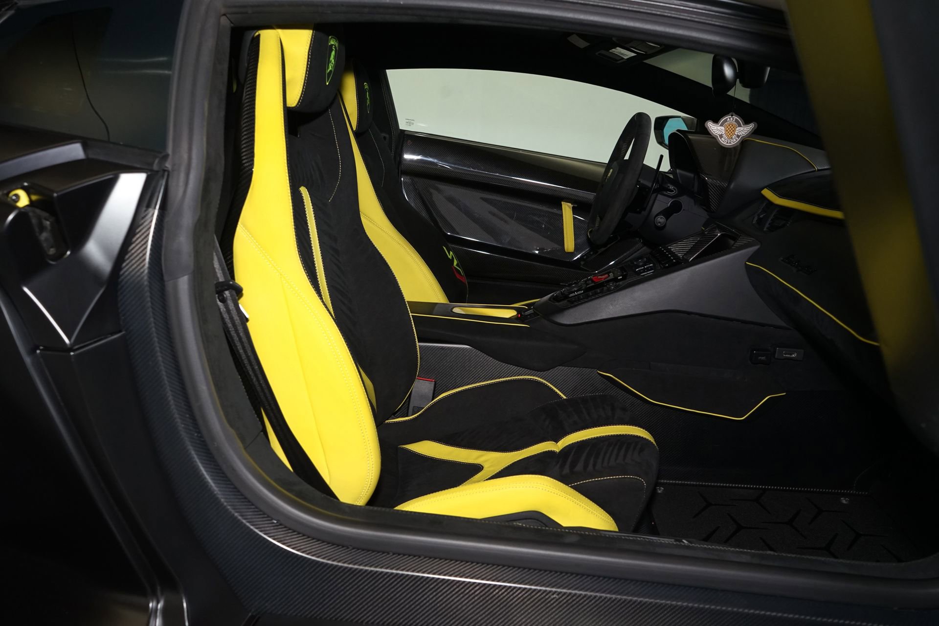 Used 2019 Lamborghini Aventador SVJ image 22