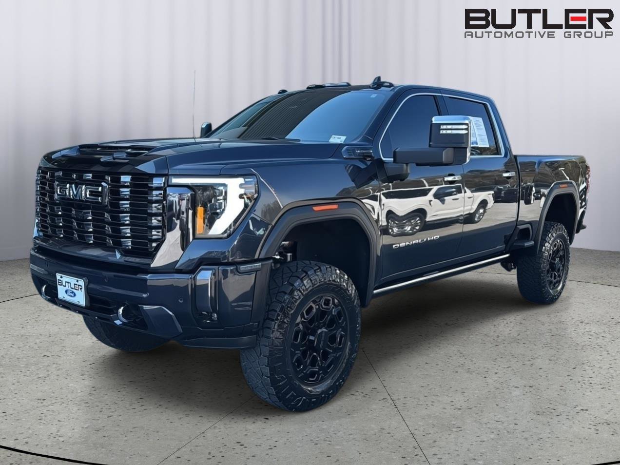 Used 2024 GMC Sierra 3500 Denali Ultimate AWD/4WD image 1