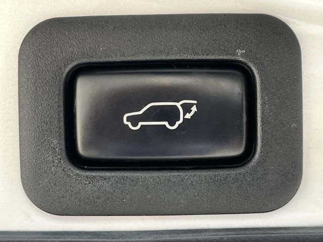 Used 2019 Lexus LX 570 4WD w/ Luxury Package image 24