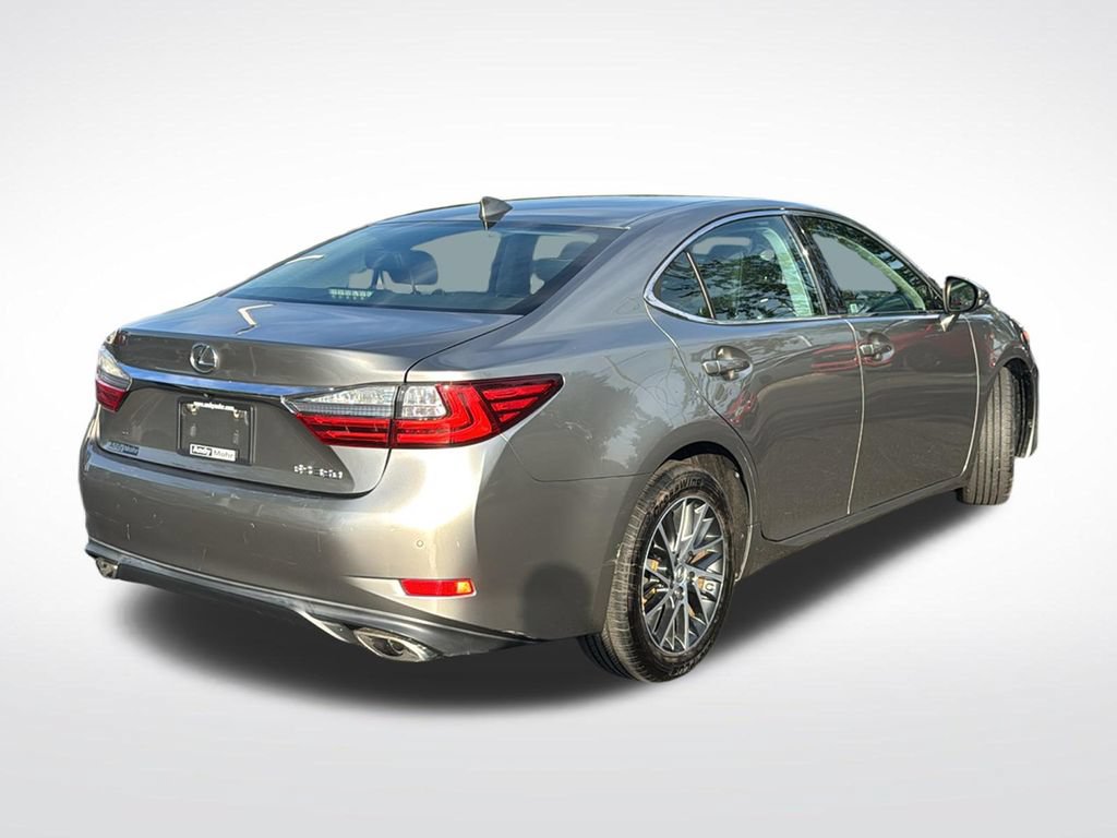 Used 2017 Lexus ES 350 w/ Luxury Package FWD image 7