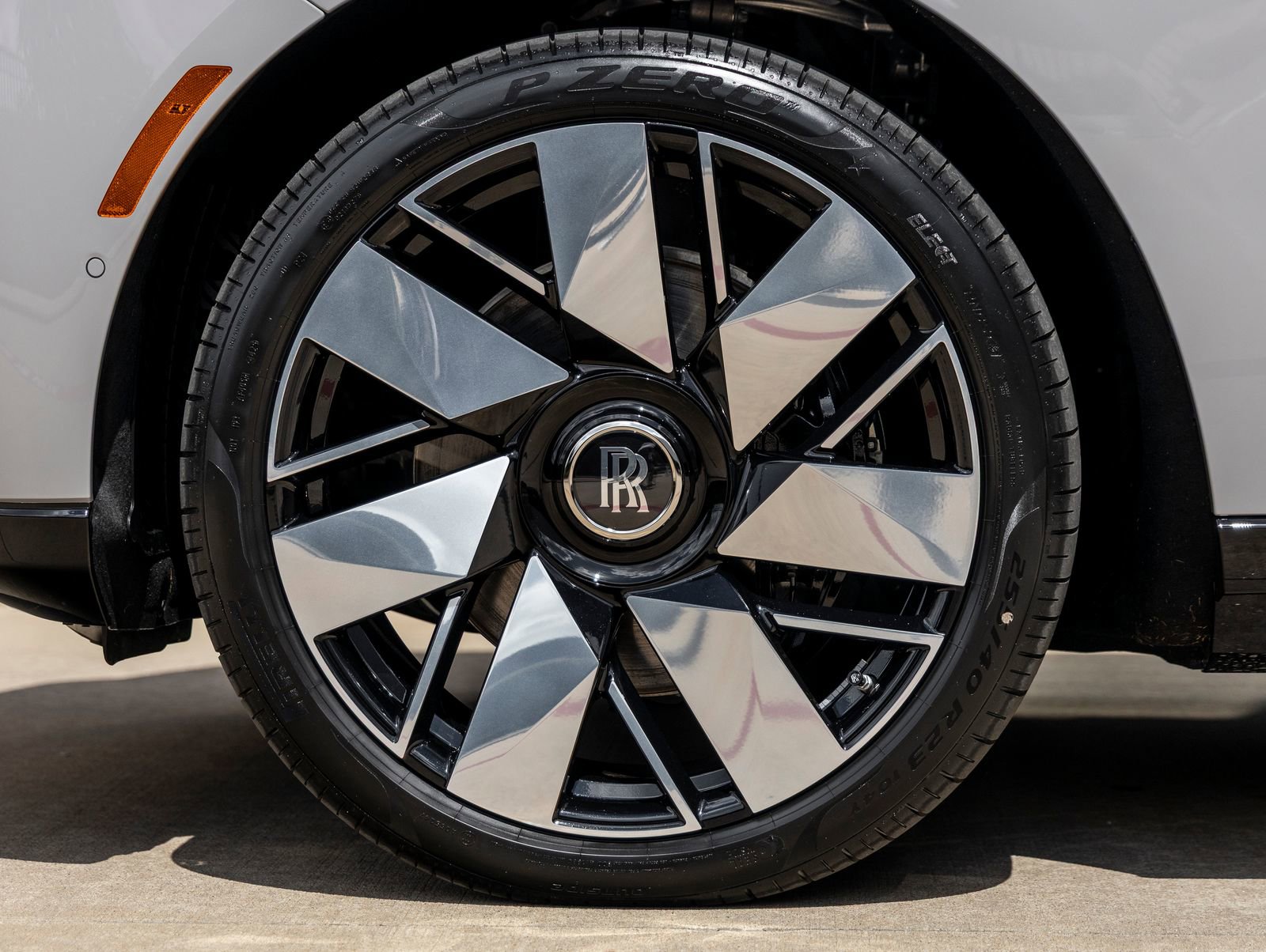 New 2026 Rolls-Royce Cullinan image 13