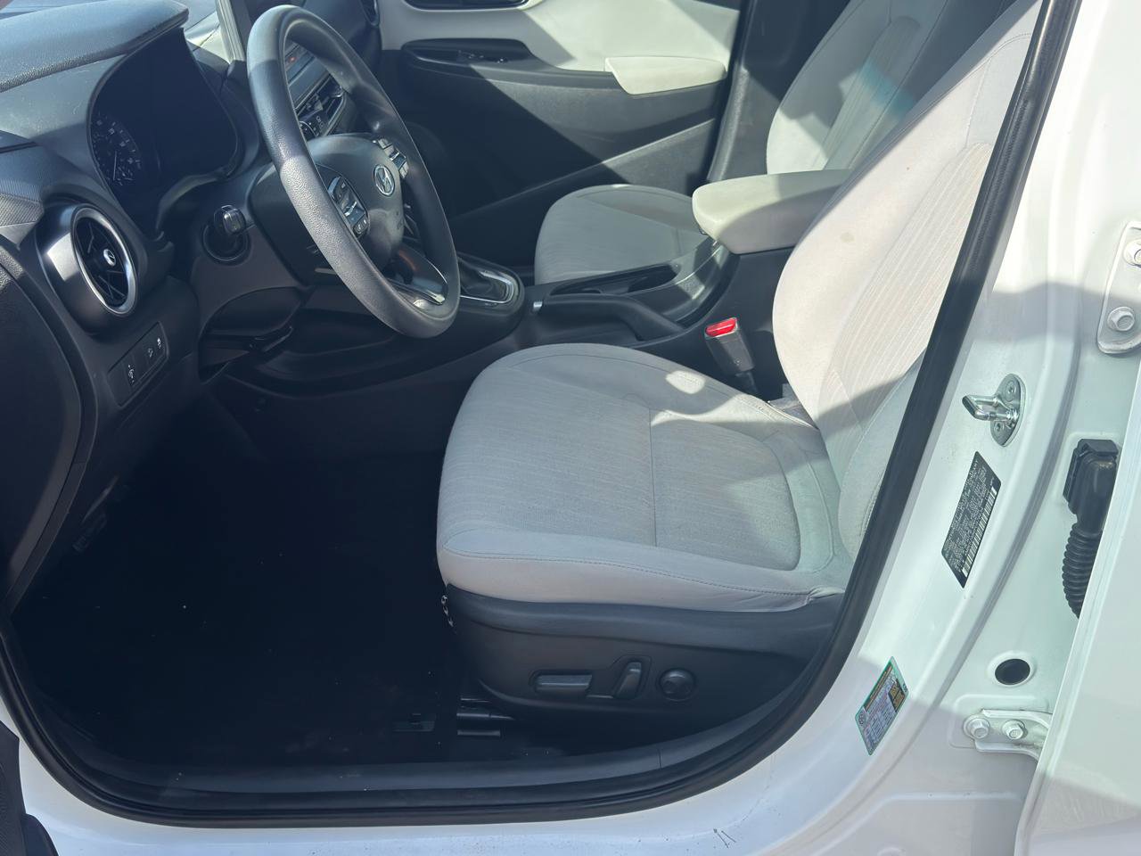 Used 2023 Hyundai Kona SEL image 13
