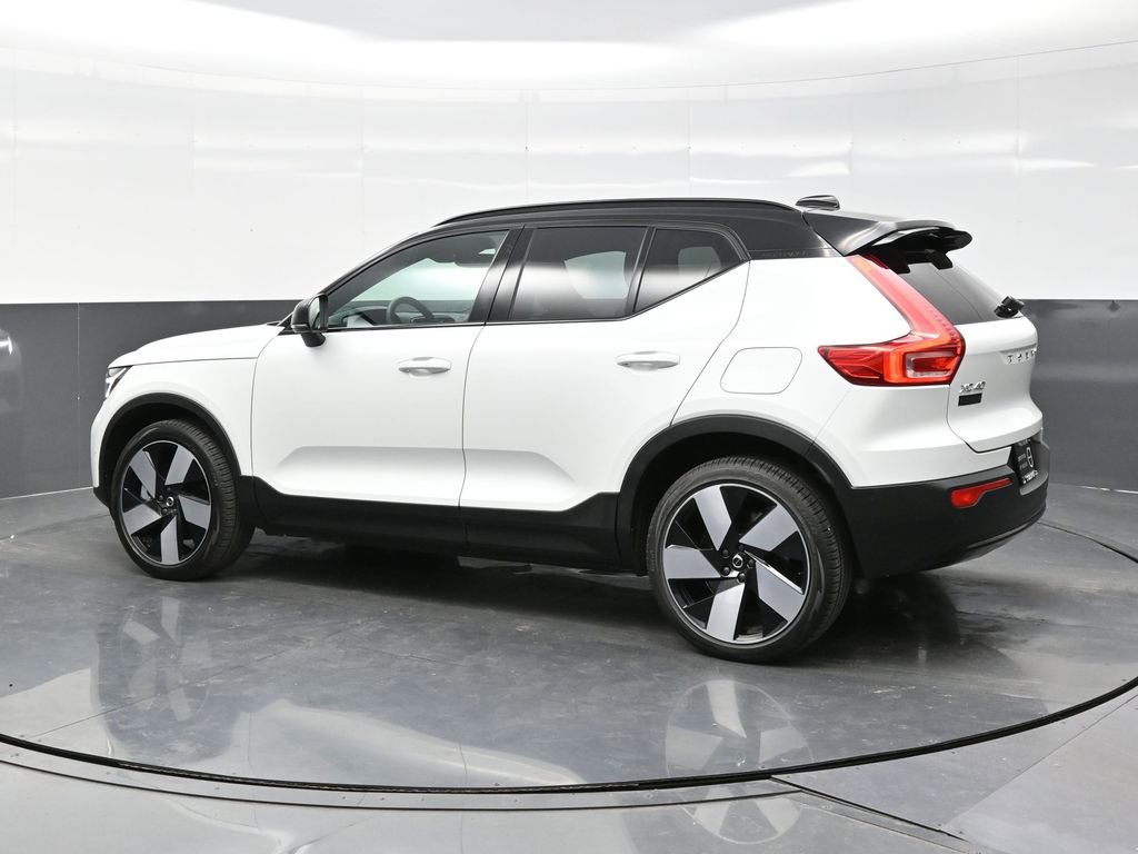 Used 2023 Volvo XC40 Recharge Ultimate w/ Protection Package Premier image 4