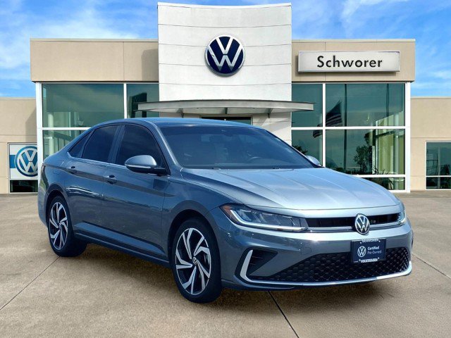Certified 2025 Volkswagen Jetta SEL FWD image 4