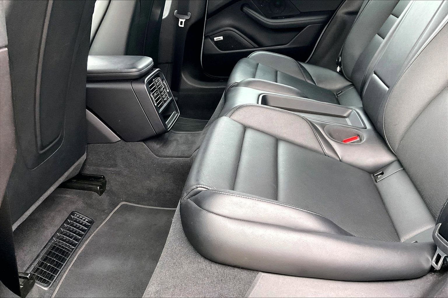 Used 2022 Porsche Taycan Base image 17