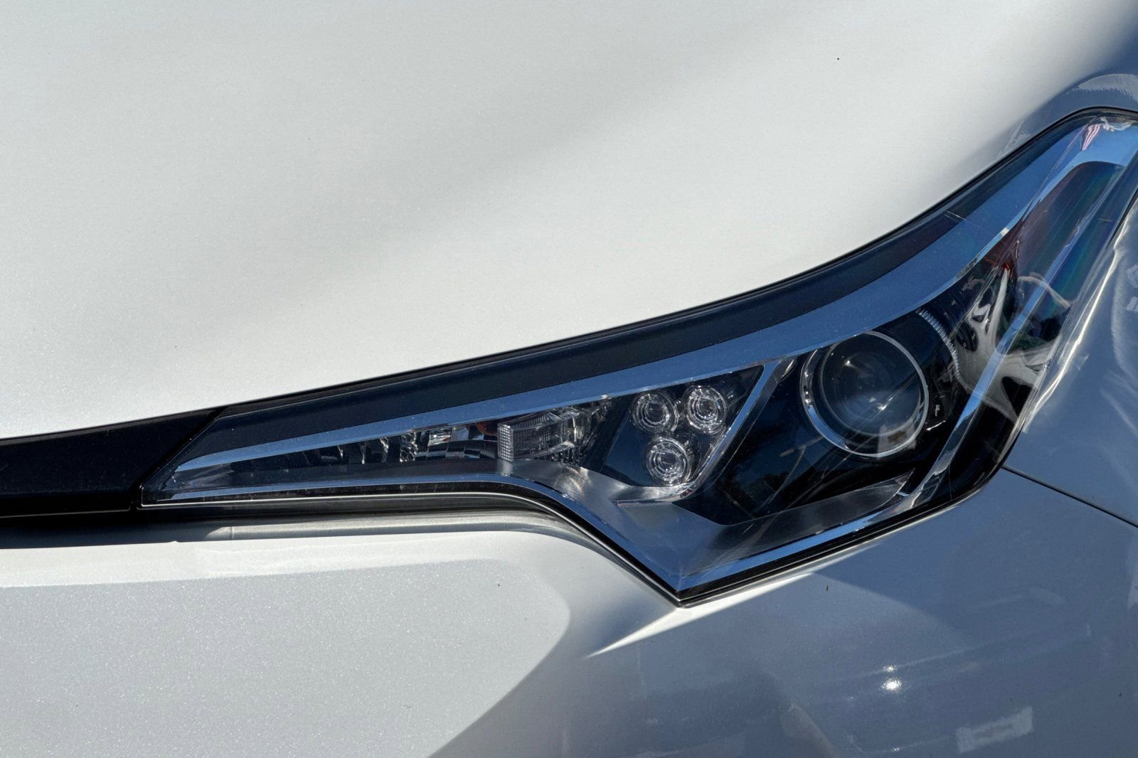 Used 2019 Toyota C-HR LE image 47