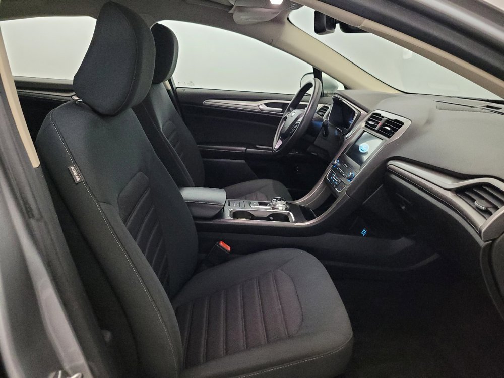 Used 2020 Ford Fusion SE FWD image 21
