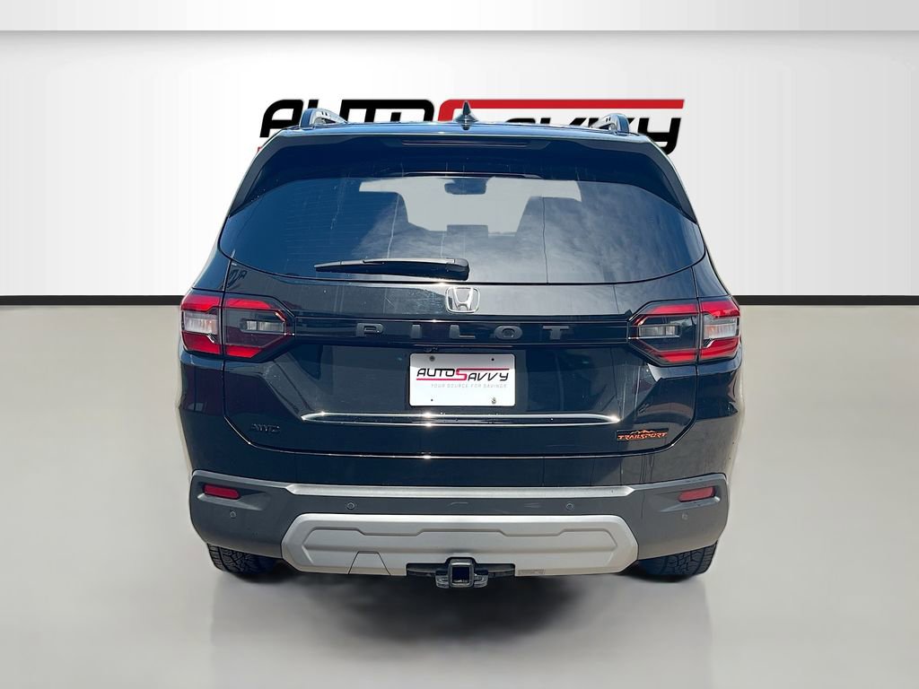 Used 2025 Honda Pilot TrailSport image 6