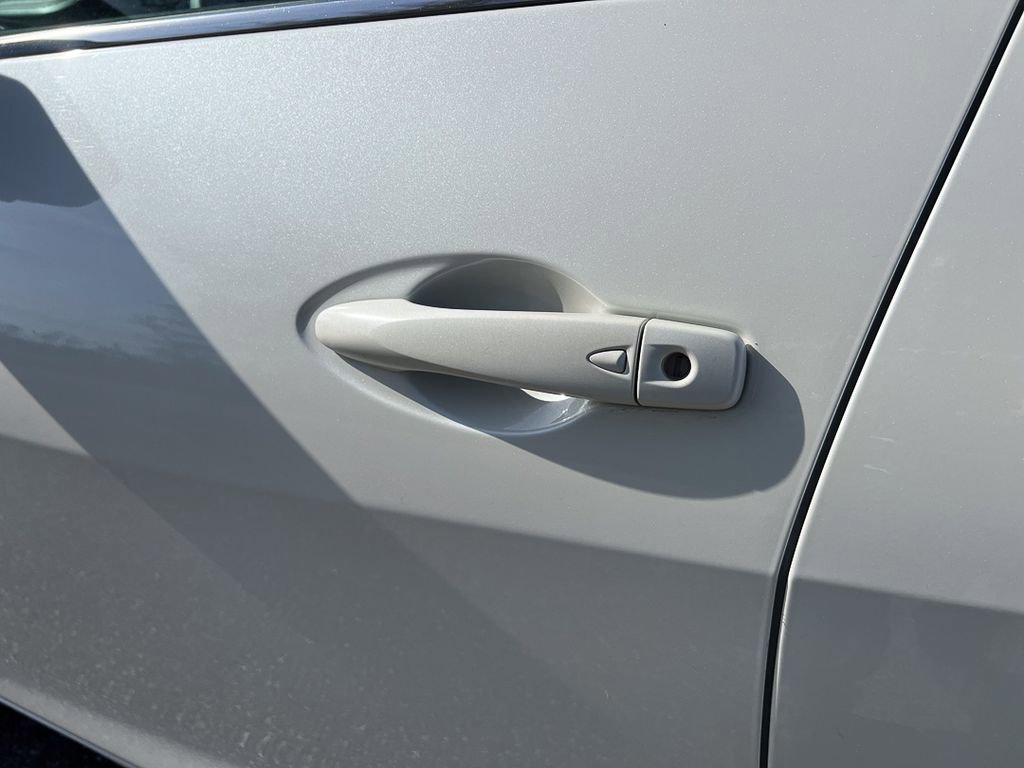 Used 2022 Nissan Maxima SR w/ Sport Mat Group image 10