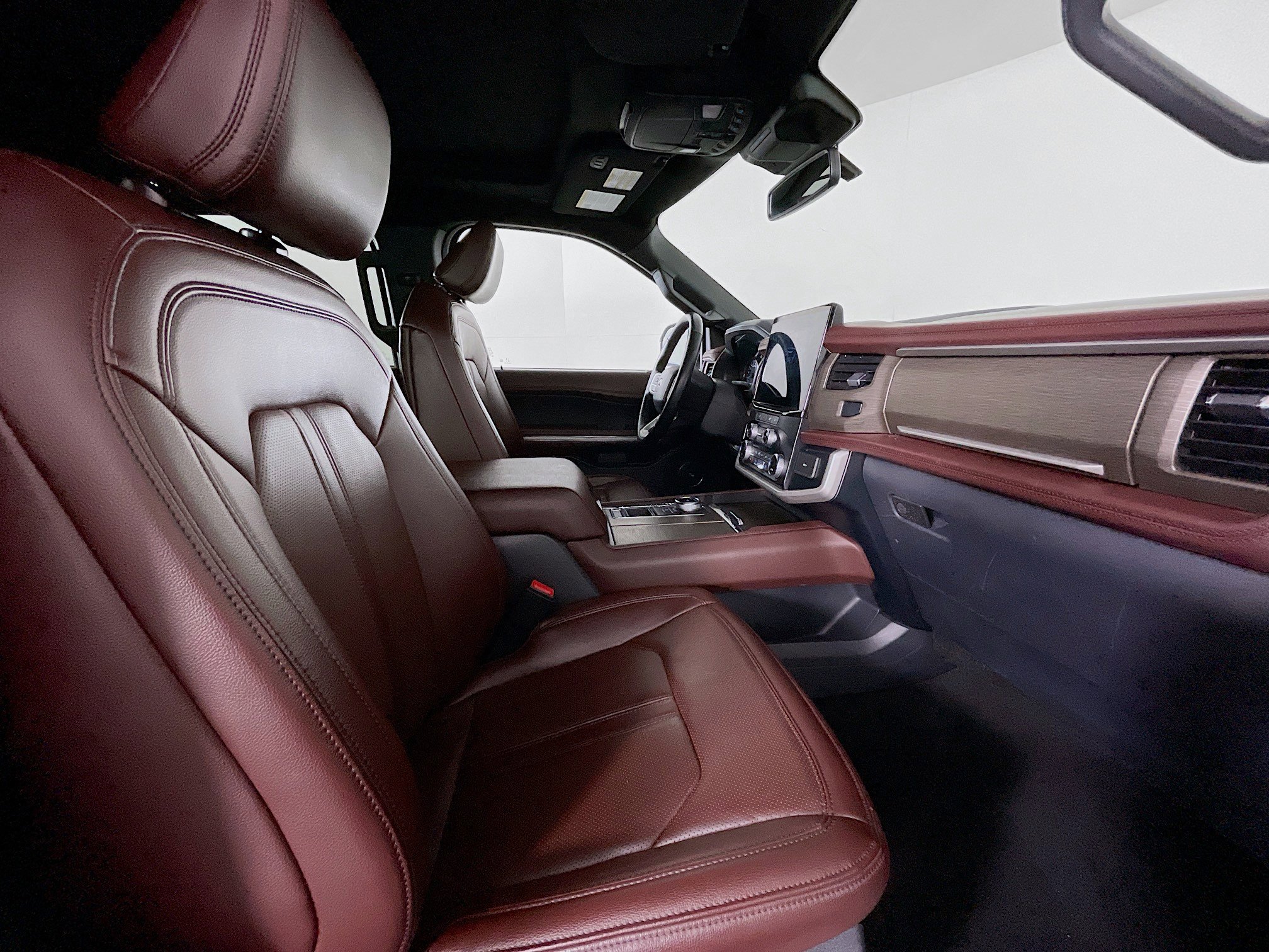 Used 2024 Ford Expedition Limited image 34