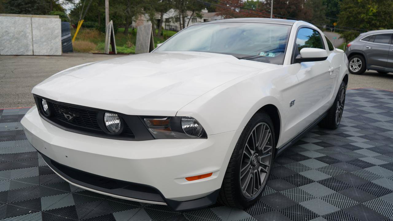 Used 2010 Ford Mustang GT RWD image 17