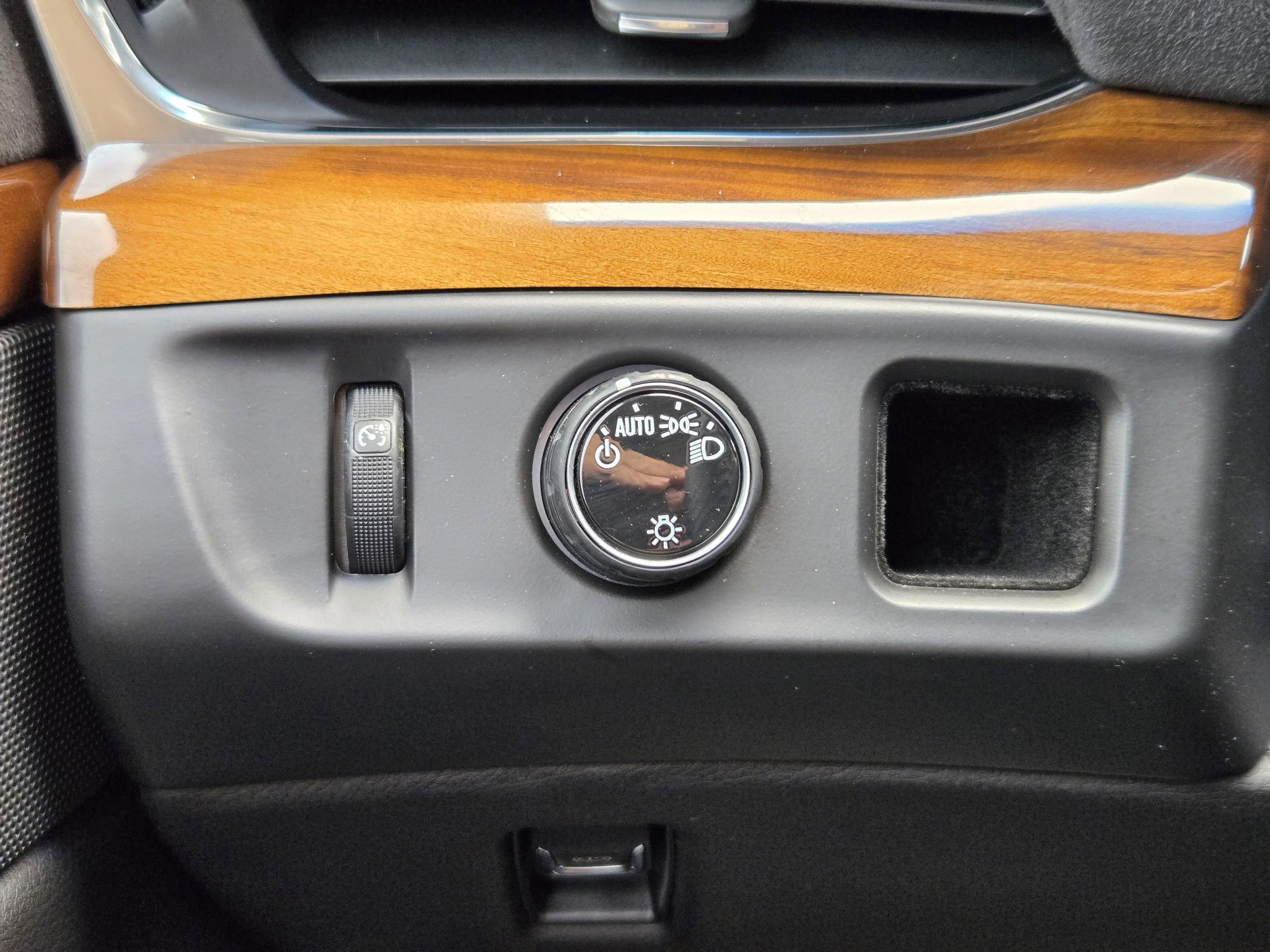 Used 2016 Cadillac Escalade Premium image 17