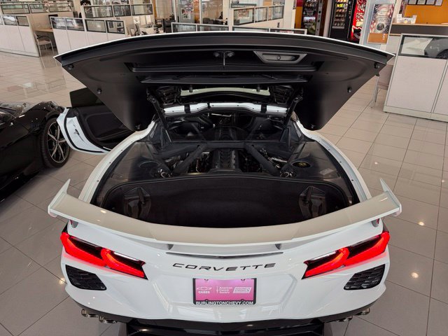 Used 2022 Chevrolet Corvette Stingray Coupe w/ 1LT RWD image 23