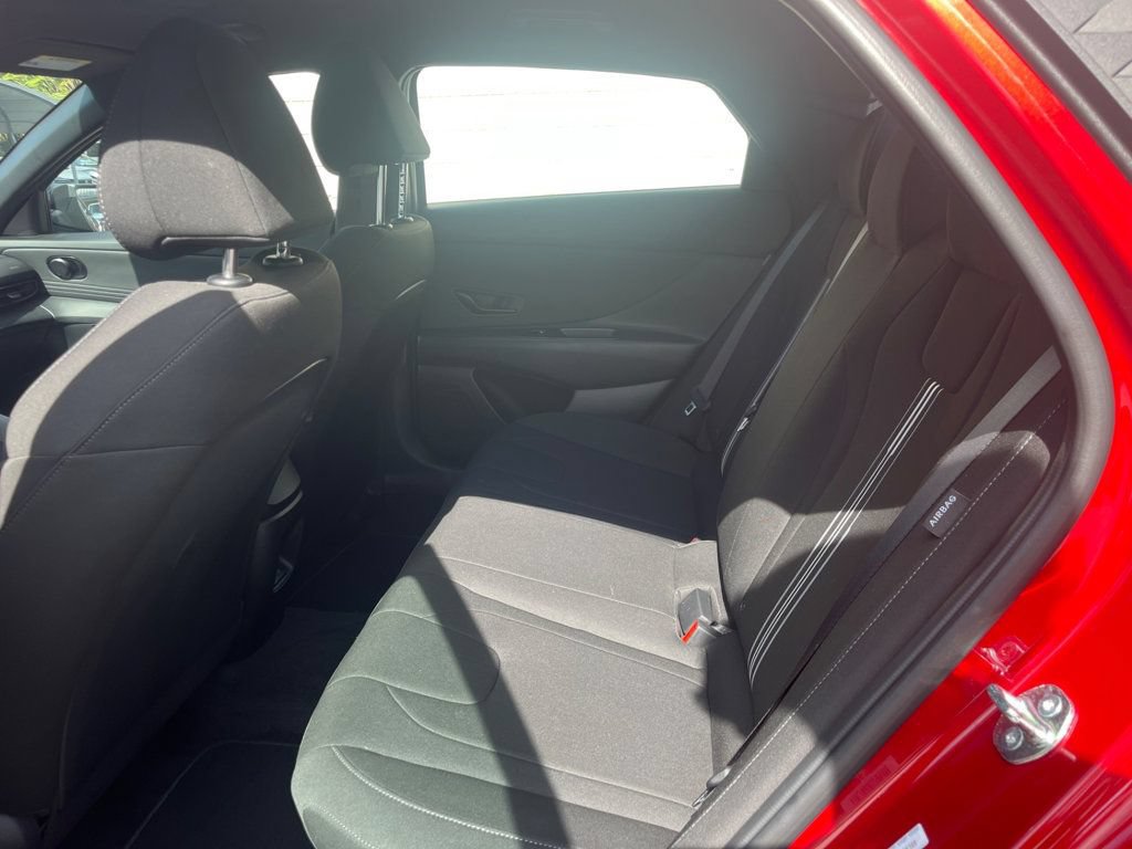 Used 2025 Hyundai Elantra Sport FWD image 12