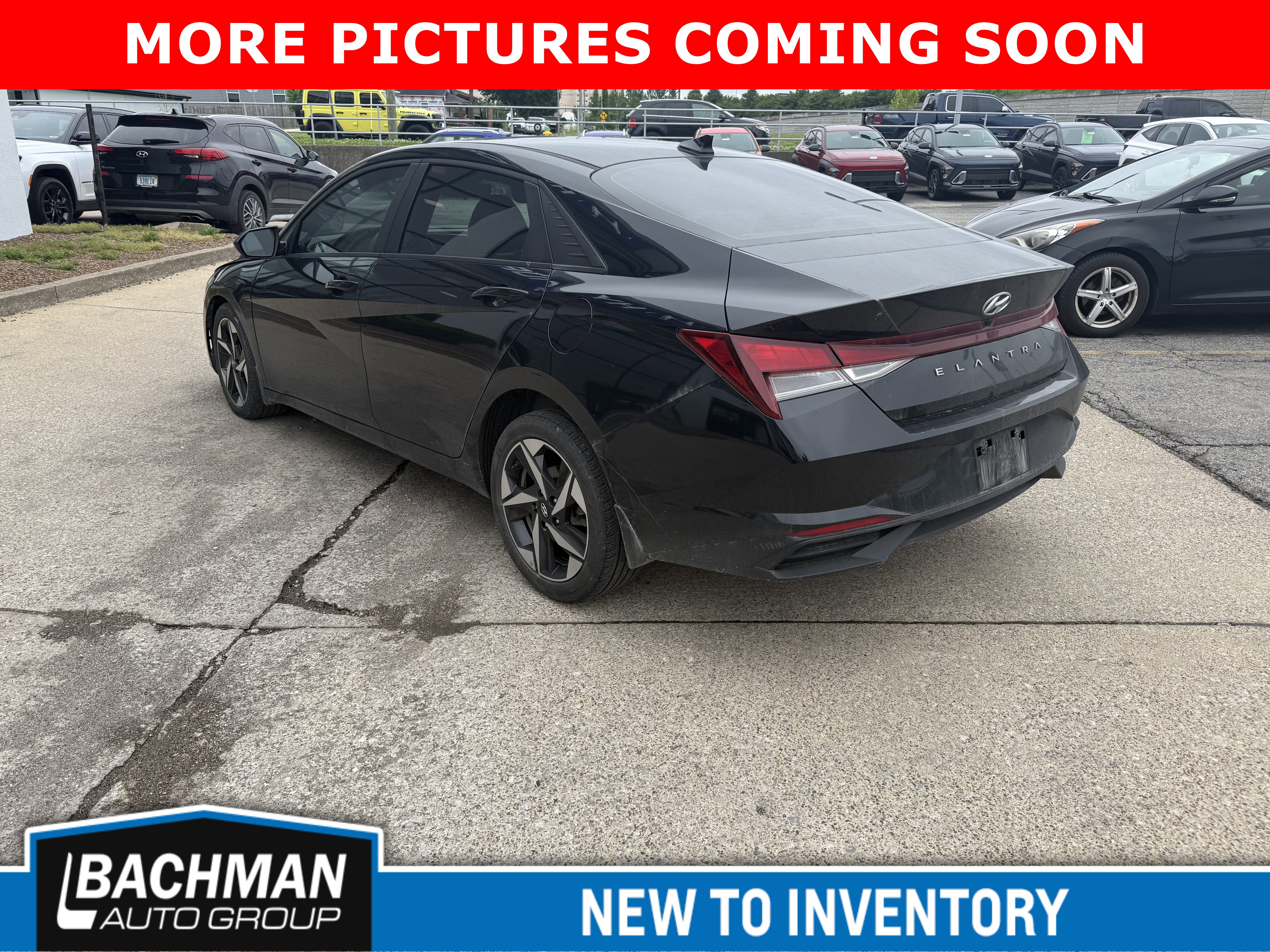 Used 2023 Hyundai Elantra SEL w/ Convenience Package FWD image 4