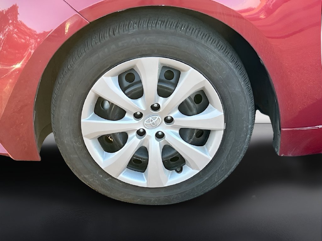 Used 2025 Toyota Corolla LE FWD image 29