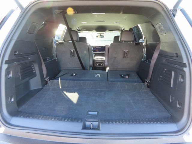 Used 2025 Chevrolet Traverse LT AWD/4WD image 34