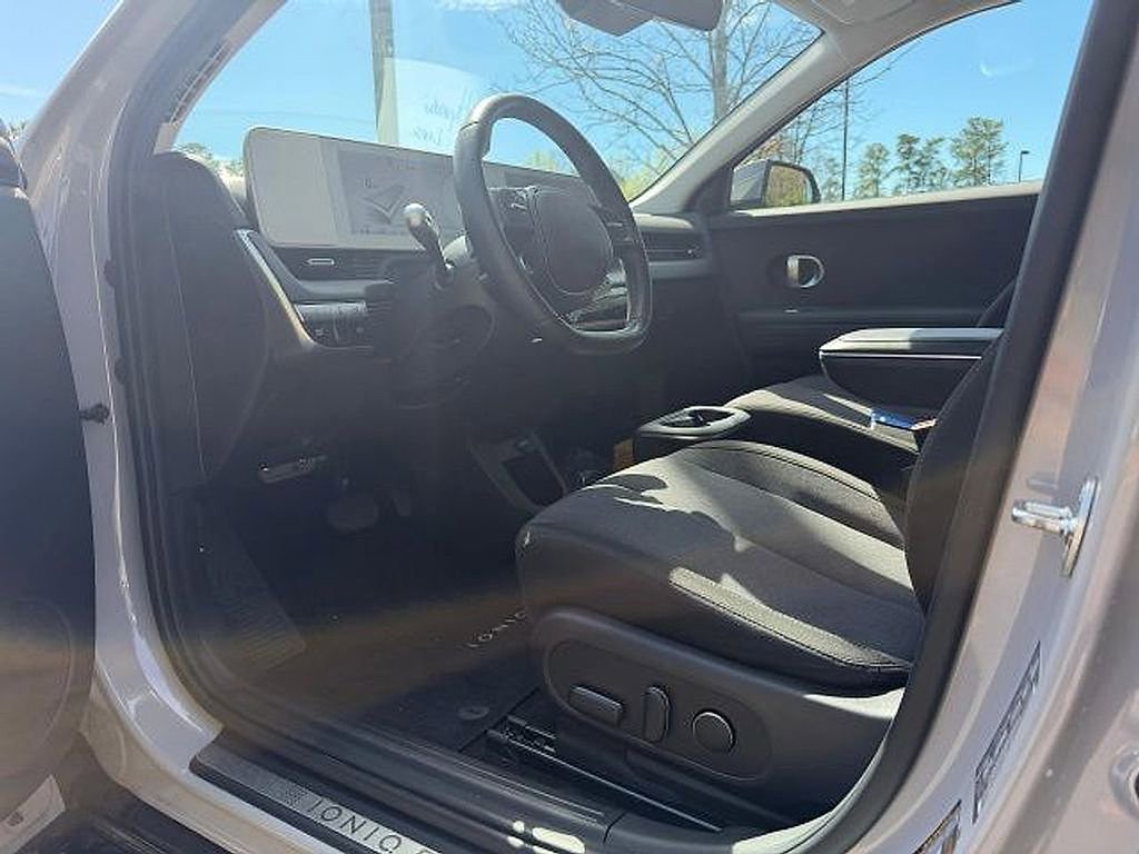 Used 2024 Hyundai Ioniq 5 SEL image 4
