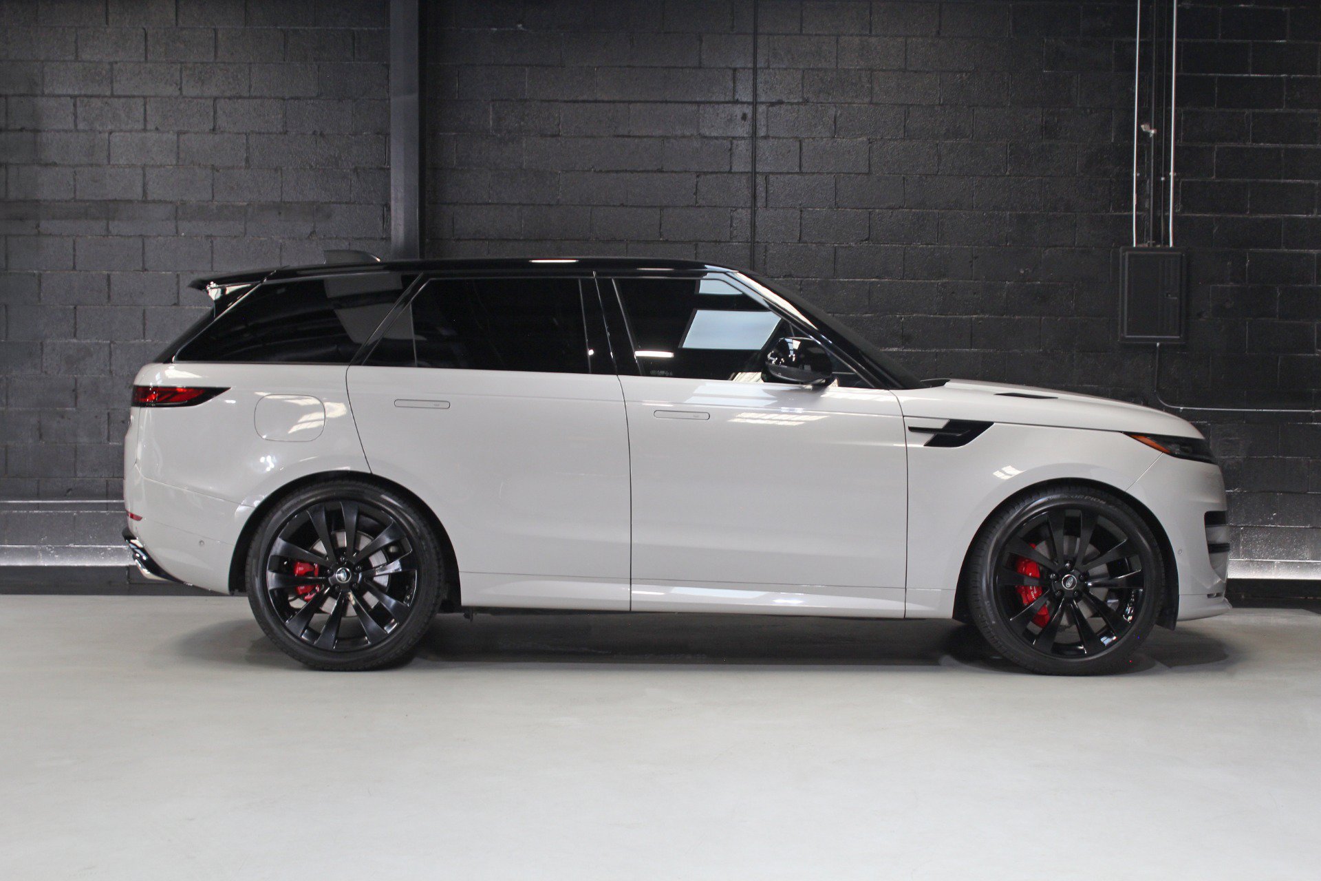 Used 2023 Land Rover Range Rover Sport SE Dynamic AWD/4WD image 15