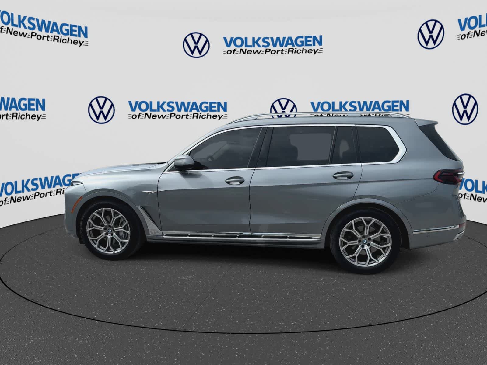 Used 2024 BMW X7 xDrive40i AWD/4WD image 5