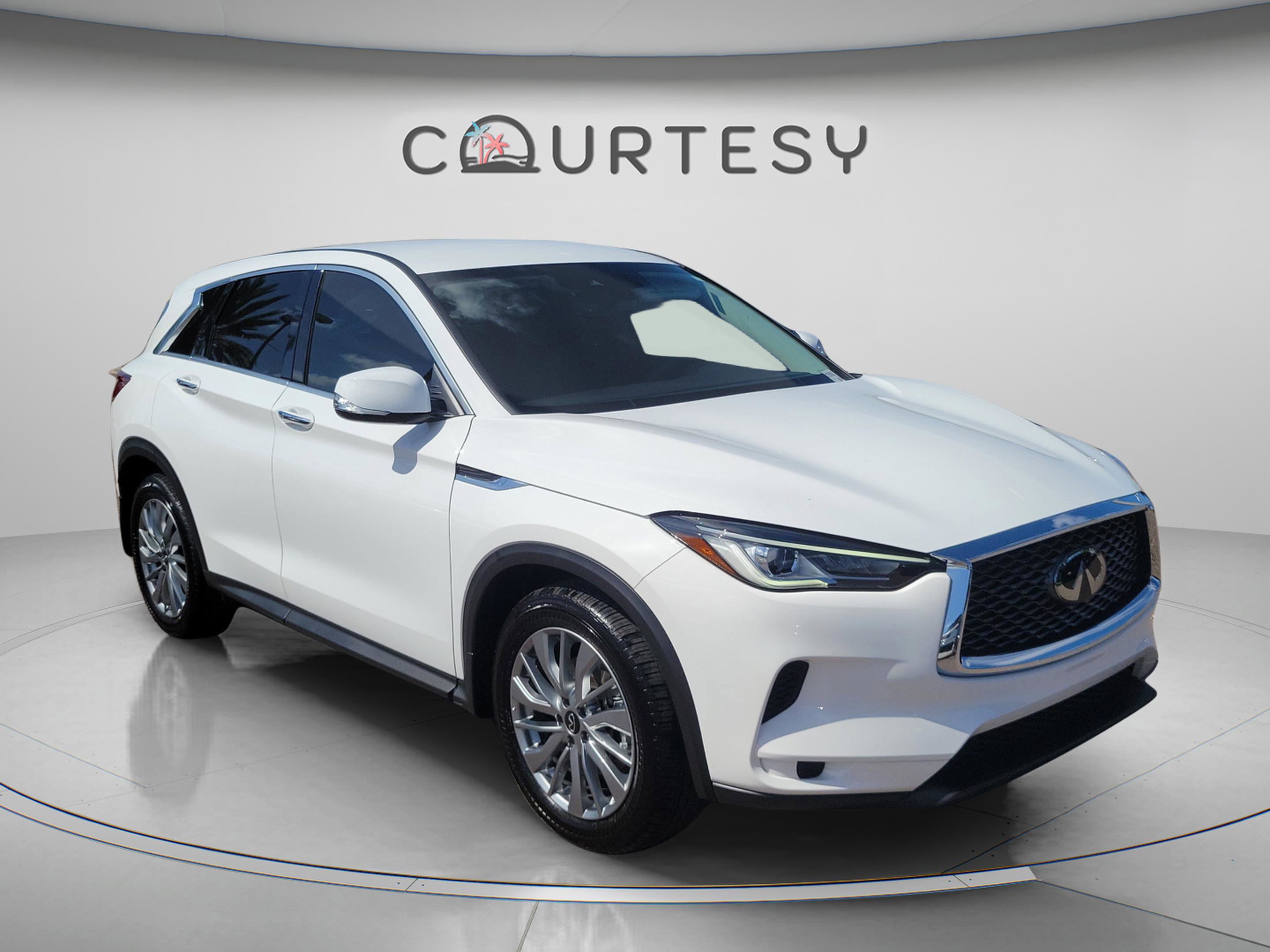 Certified 2025 INFINITI QX50 Pure image 4