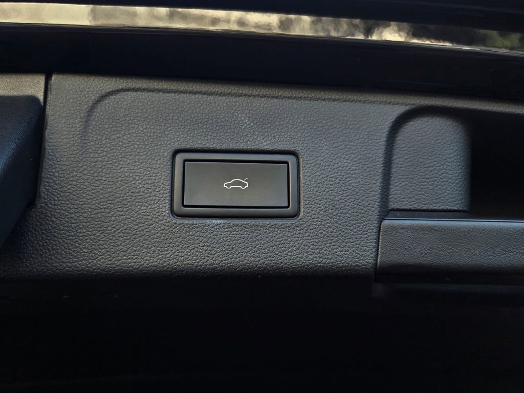 Used 2023 Volkswagen Atlas SEL image 27