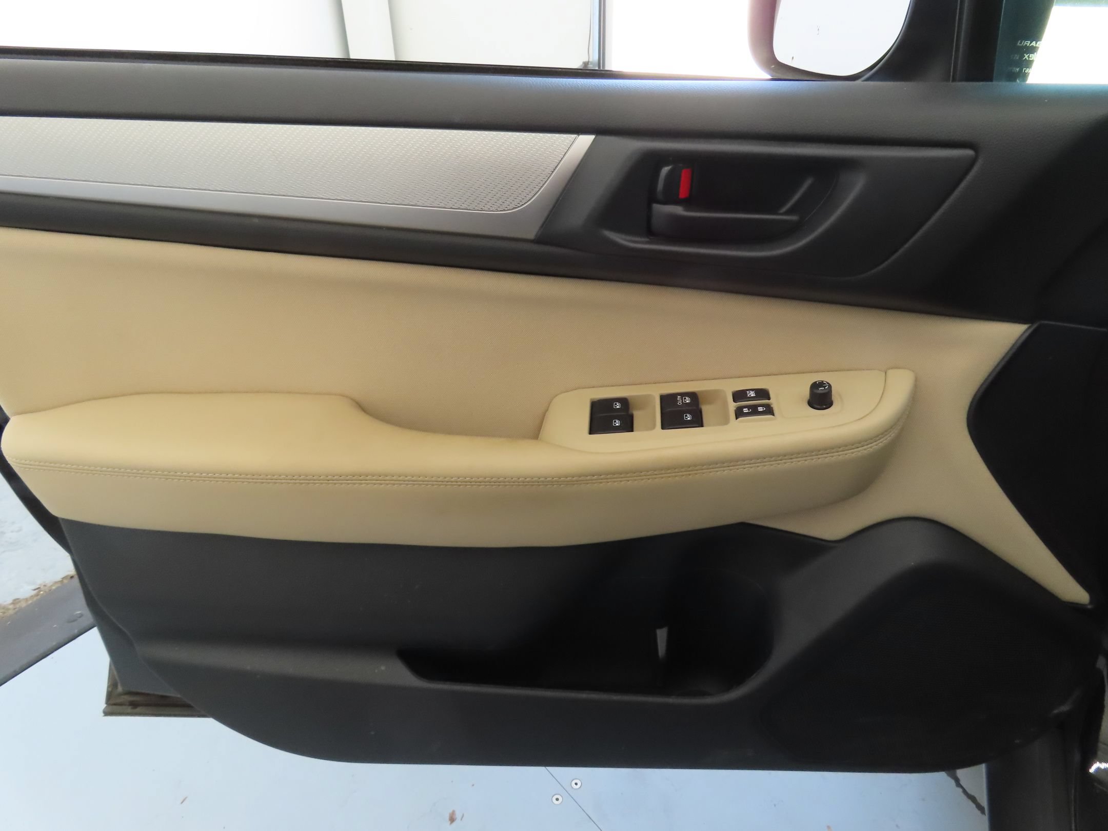 Used 2019 Subaru Outback 2.5i AWD/4WD image 10