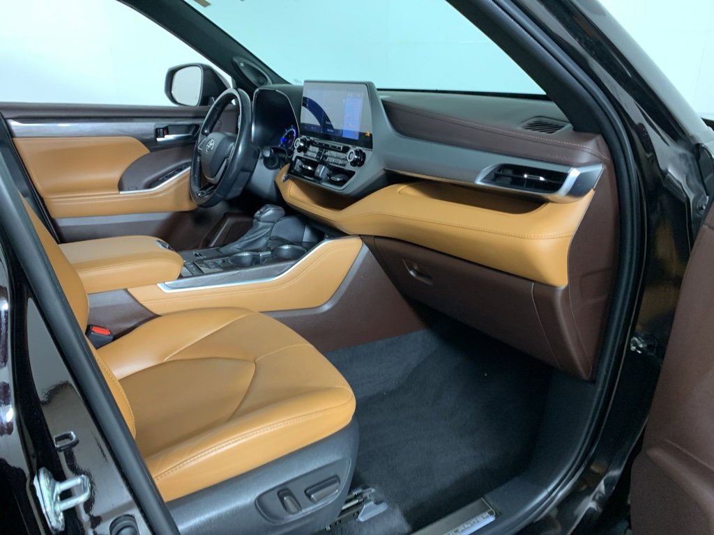 Used 2022 Toyota Highlander Platinum image 24