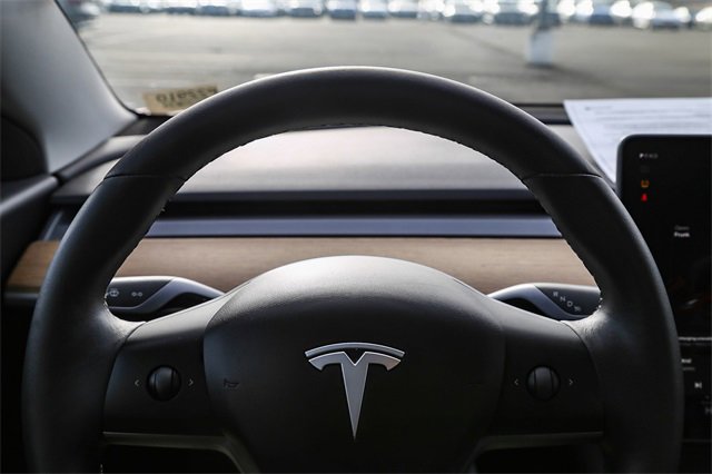 Used 2019 Tesla Model 3 Standard Range Plus image 22