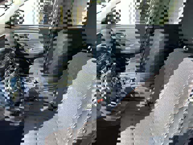 Used 2023 Nissan Rogue SV AWD/4WD image 3