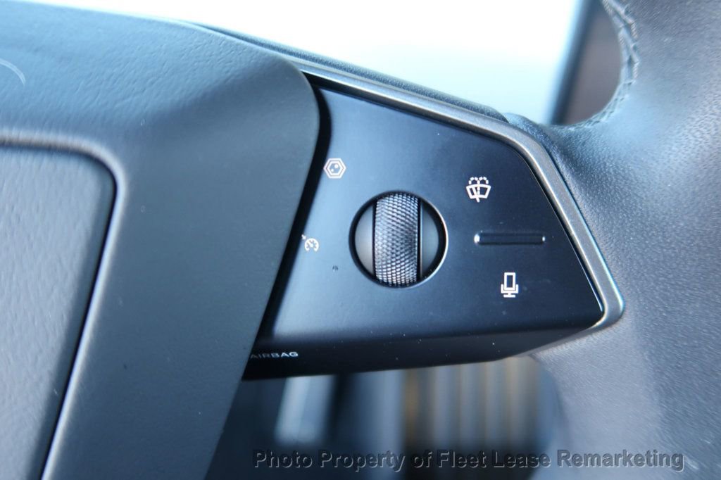 Used 2024 Tesla Cybertruck AWD Crew Cab image 54