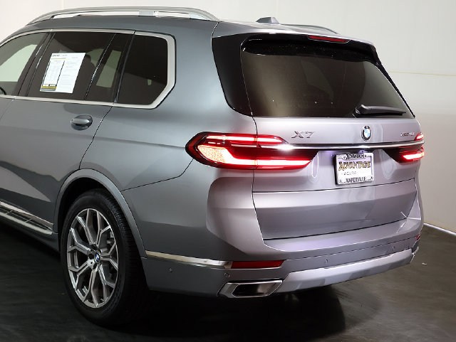 Used 2025 BMW X7 xDrive40i AWD/4WD image 11