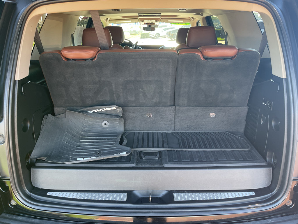 Used 2019 Cadillac Escalade Premium Luxury AWD/4WD image 15