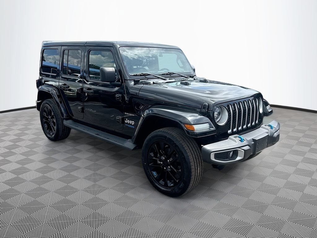 Used 2022 Jeep Wrangler Unlimited Sahara w/ Cold Weather Group AWD/4WD image 4