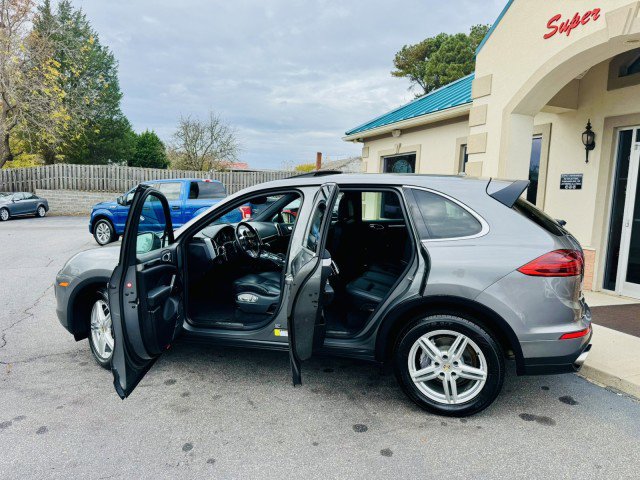 Used 2016 Porsche Cayenne image 6