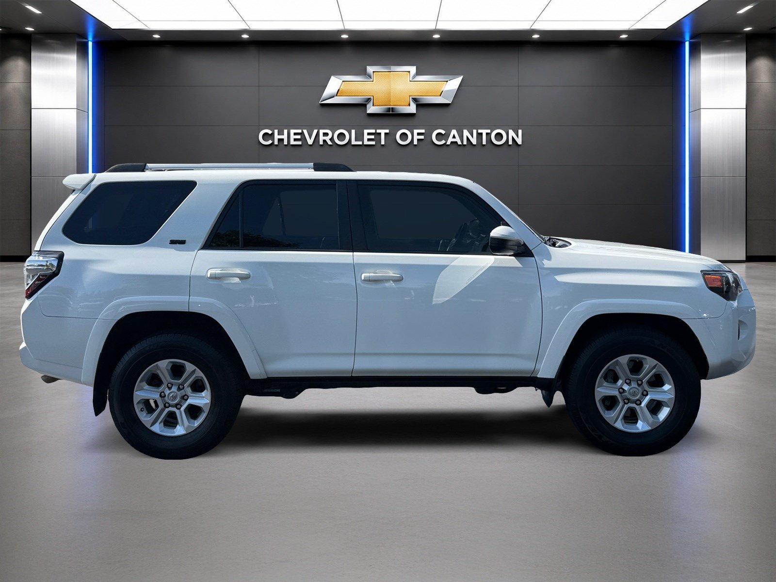 Used 2021 Toyota 4Runner SR5 RWD image 4