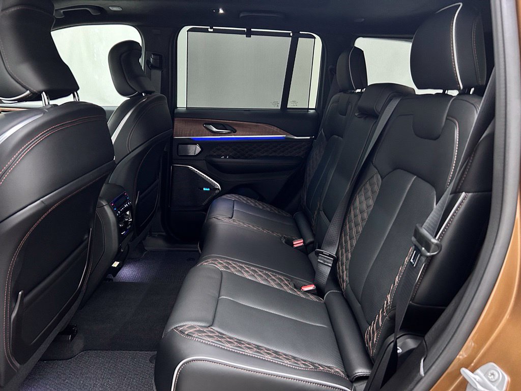 New 2027 Jeep Grand Cherokee Summit AWD/4WD image 14