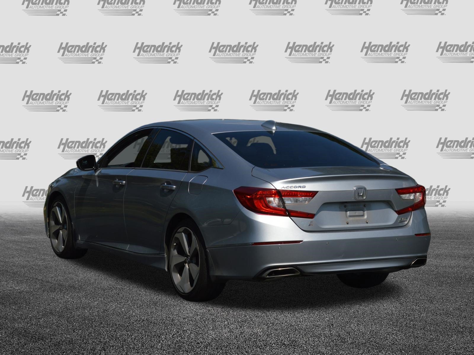 Used 2018 Honda Accord Touring image 6