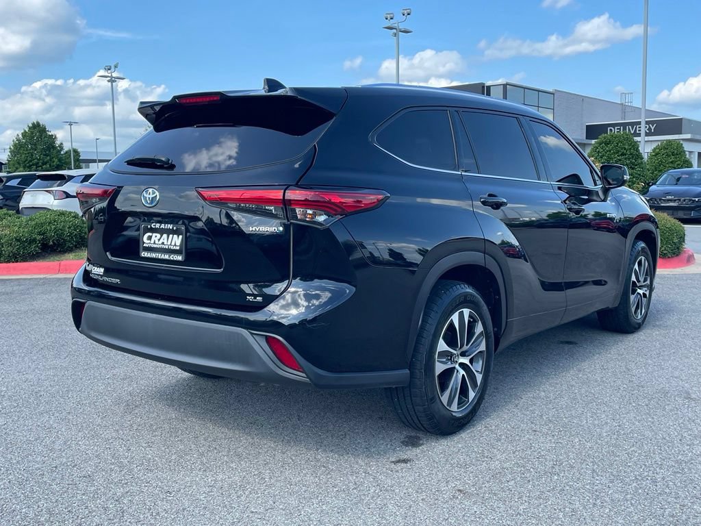Used 2021 Toyota Highlander XLE FWD image 8