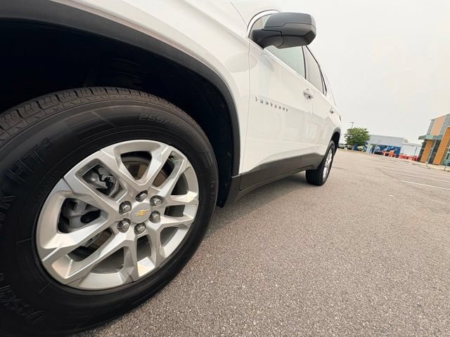 Used 2021 Chevrolet Traverse LS AWD/4WD image 14