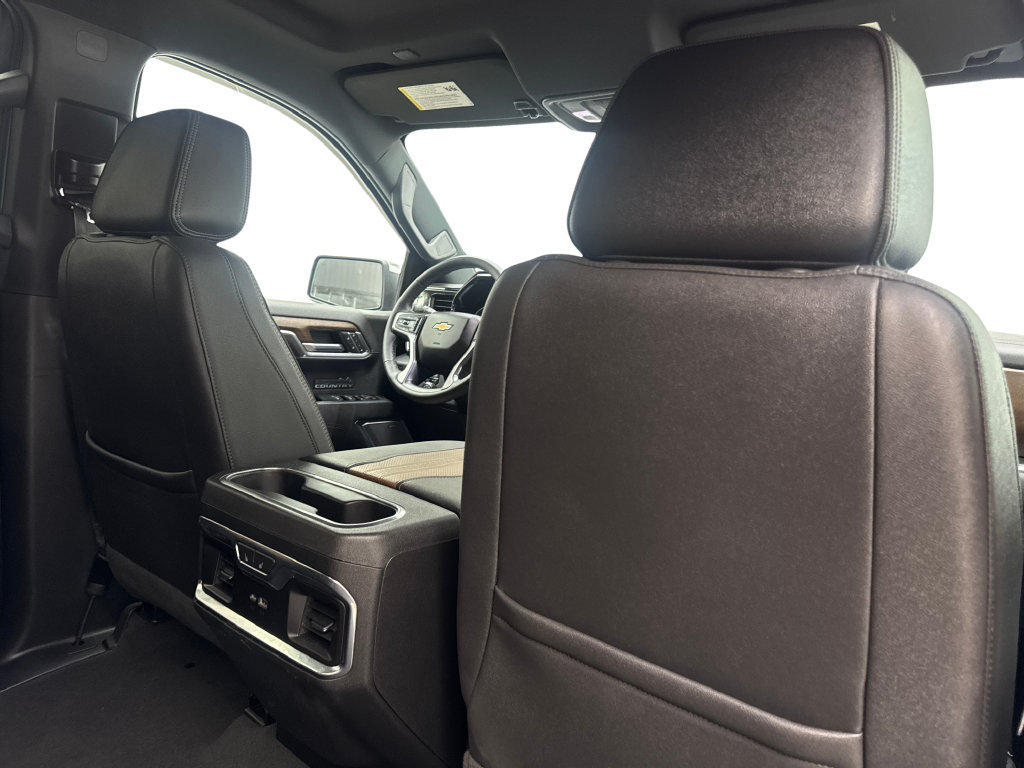 Used 2023 Chevrolet Silverado 1500 High Country w/ Technology Package AWD/4WD image 44